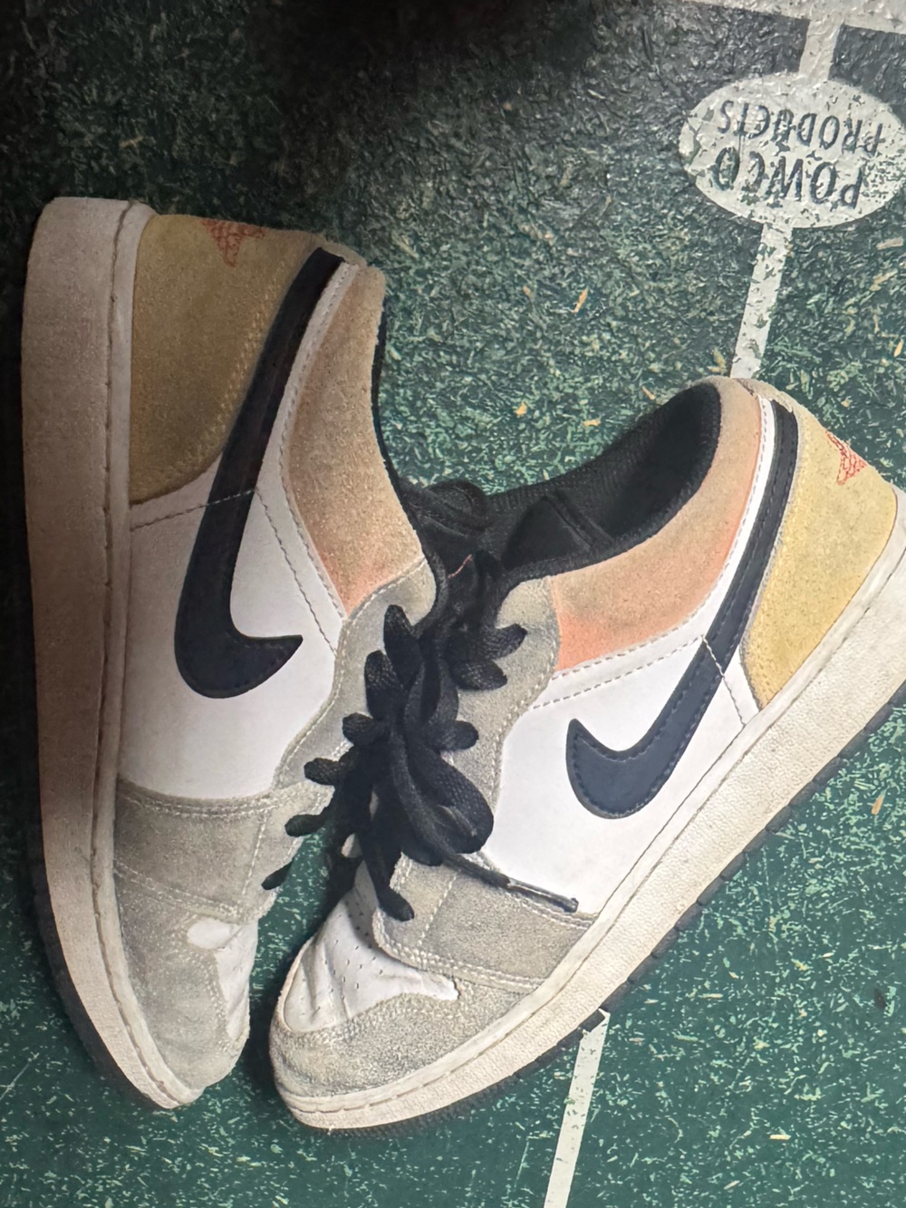 Youth Jordan 1 Low Flight Club - Magic Ember/Sundial - 5.5 Y